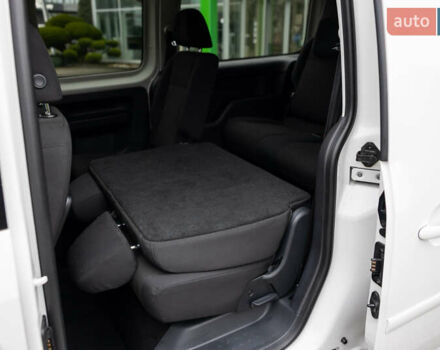 Белый Фольксваген Кадди, объемом двигателя 2 л и пробегом 215 тыс. км за 19800 $, фото 76 на Automoto.ua