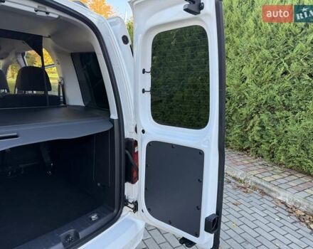 Белый Фольксваген Кадди, объемом двигателя 2 л и пробегом 149 тыс. км за 21200 $, фото 47 на Automoto.ua