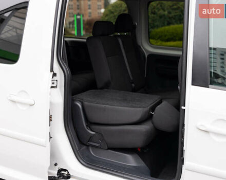 Белый Фольксваген Кадди, объемом двигателя 2 л и пробегом 215 тыс. км за 19800 $, фото 67 на Automoto.ua