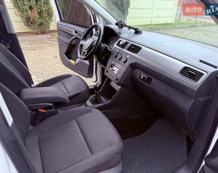 Білий Фольксваген Кадді, об'ємом двигуна 1.97 л та пробігом 187 тис. км за 17000 $, фото 11 на Automoto.ua