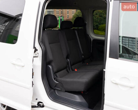 Белый Фольксваген Кадди, объемом двигателя 2 л и пробегом 215 тыс. км за 19800 $, фото 64 на Automoto.ua