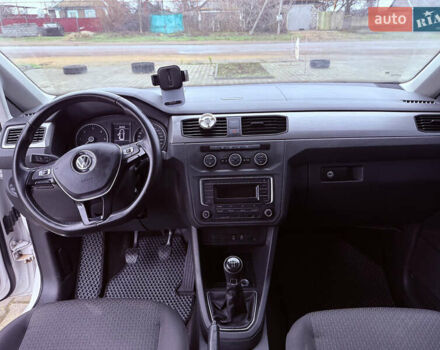 Білий Фольксваген Кадді, об'ємом двигуна 1.97 л та пробігом 187 тис. км за 17000 $, фото 12 на Automoto.ua