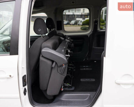 Белый Фольксваген Кадди, объемом двигателя 2 л и пробегом 215 тыс. км за 19800 $, фото 77 на Automoto.ua