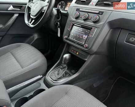 Белый Фольксваген Кадди, объемом двигателя 2 л и пробегом 150 тыс. км за 21600 $, фото 25 на Automoto.ua