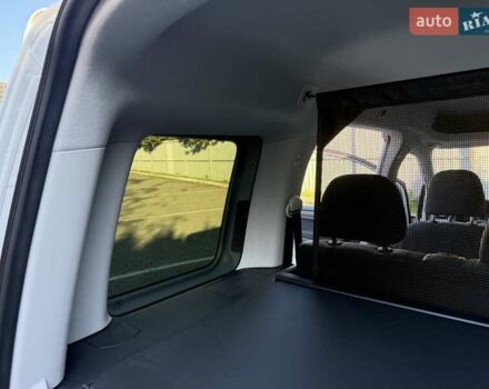 Белый Фольксваген Кадди, объемом двигателя 1.97 л и пробегом 149 тыс. км за 20300 $, фото 52 на Automoto.ua