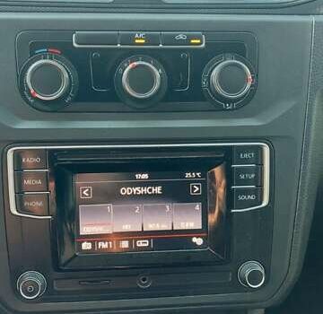 Белый Фольксваген Кадди, объемом двигателя 2 л и пробегом 212 тыс. км за 16650 $, фото 2 на Automoto.ua