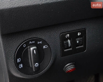 Білий Фольксваген Кадді, об'ємом двигуна 1.97 л та пробігом 221 тис. км за 16700 $, фото 27 на Automoto.ua