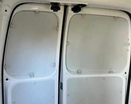 Белый Фольксваген Кадди, объемом двигателя 1.97 л и пробегом 185 тыс. км за 18700 $, фото 64 на Automoto.ua