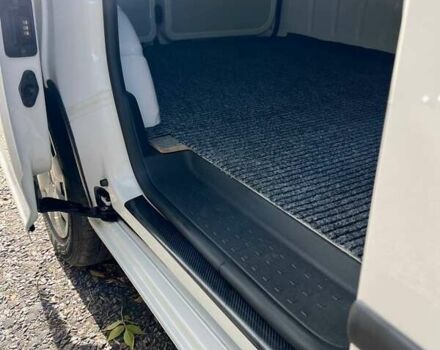 Белый Фольксваген Кадди, объемом двигателя 1.97 л и пробегом 185 тыс. км за 18700 $, фото 58 на Automoto.ua