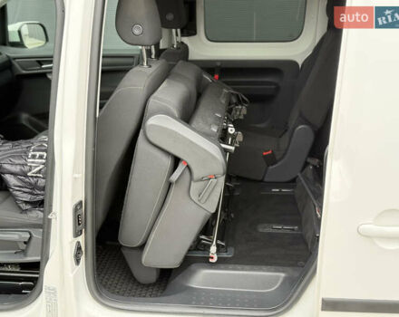 Белый Фольксваген Кадди, объемом двигателя 1.97 л и пробегом 171 тыс. км за 18200 $, фото 35 на Automoto.ua