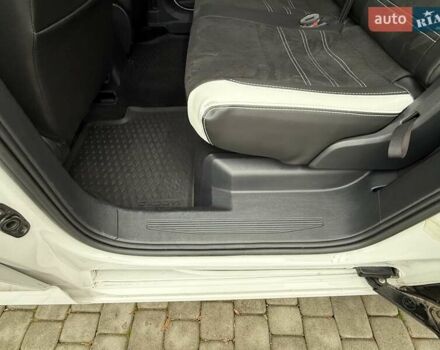 Белый Фольксваген Кадди, объемом двигателя 1.97 л и пробегом 222 тыс. км за 20999 $, фото 84 на Automoto.ua