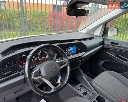 Белый Фольксваген Кадди, объемом двигателя 1.97 л и пробегом 240 тыс. км за 15664 $, фото 5 на Automoto.ua