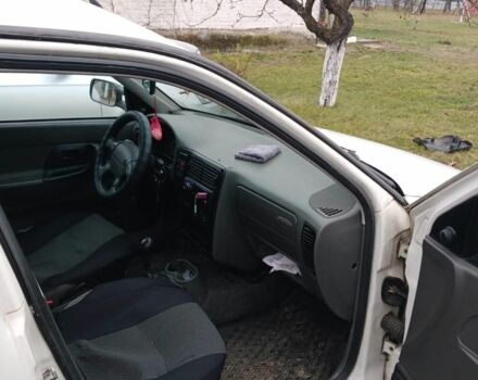 Білий Фольксваген Кадді, об'ємом двигуна 0 л та пробігом 460 тис. км за 1550 $, фото 3 на Automoto.ua