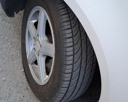 Белый Фольксваген Кадди, объемом двигателя 1.6 л и пробегом 245 тыс. км за 7770 $, фото 1 на Automoto.ua