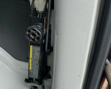 Білий Фольксваген Кадді, об'ємом двигуна 2 л та пробігом 190 тис. км за 274 $, фото 4 на Automoto.ua