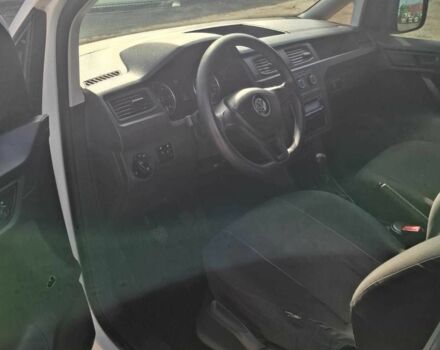 Белый Фольксваген Кадди, объемом двигателя 1.6 л и пробегом 289 тыс. км за 10000 $, фото 4 на Automoto.ua