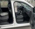 Белый Фольксваген Кадди, объемом двигателя 1.2 л и пробегом 220 тыс. км за 5900 $, фото 3 на Automoto.ua