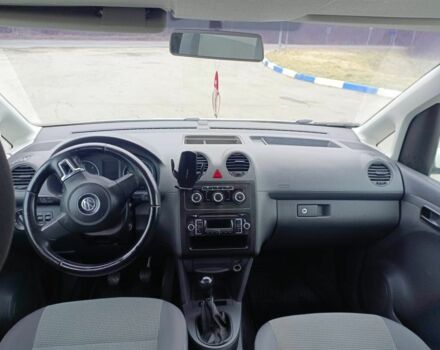 Белый Фольксваген Кадди, объемом двигателя 1.6 л и пробегом 268 тыс. км за 8750 $, фото 2 на Automoto.ua