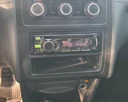 Фольксваген Кадди 2014 в Луцке на Automoto.ua Белый Фольксваген Кадди, объемом двигателя 2 л и пробегом 272 тыс. км за 11200 $, фото 3 на Automoto.ua