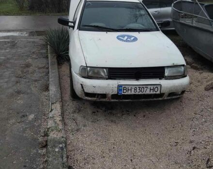 Белый Фольксваген Кадди, объемом двигателя 1.4 л и пробегом 1000 тыс. км за 1000 $, фото 1 на Automoto.ua