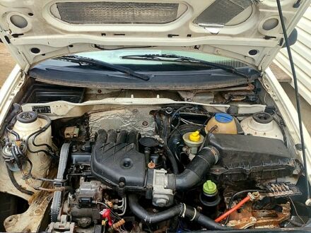 Белый Фольксваген Кадди, объемом двигателя 1.9 л и пробегом 0 тыс. км за 1650 $, фото 1 на Automoto.ua