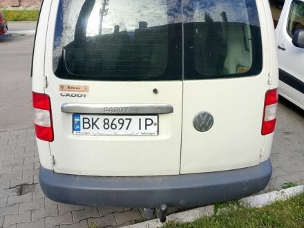 Белый Фольксваген Кадди, объемом двигателя 2 л и пробегом 289 тыс. км за 5100 $, фото 1 на Automoto.ua