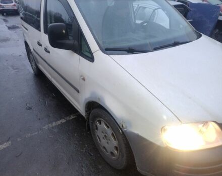 Белый Фольксваген Кадди, объемом двигателя 1.5 л и пробегом 240 тыс. км за 1888 $, фото 1 на Automoto.ua