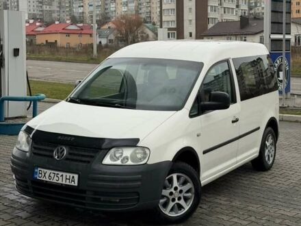 Белый Фольксваген Кадди, объемом двигателя 2 л и пробегом 234 тыс. км за 4550 $, фото 1 на Automoto.ua