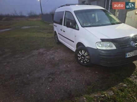 Белый Фольксваген Кадди, объемом двигателя 1.9 л и пробегом 420 тыс. км за 4000 $, фото 1 на Automoto.ua
