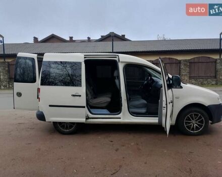 Белый Фольксваген Кадди, объемом двигателя 1.97 л и пробегом 249 тыс. км за 5500 $, фото 1 на Automoto.ua