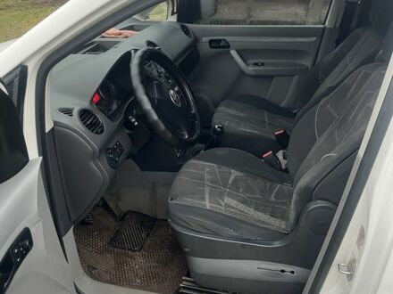 Белый Фольксваген Кадди, объемом двигателя 1.9 л и пробегом 400 тыс. км за 5400 $, фото 1 на Automoto.ua