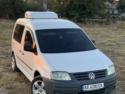 Фольксваген Кадди 2005 в Ромнах на Automoto.ua Белый Фольксваген Кадди, объемом двигателя 2 л и пробегом 230 тыс. км за 5000 $, фото 1 на Automoto.ua