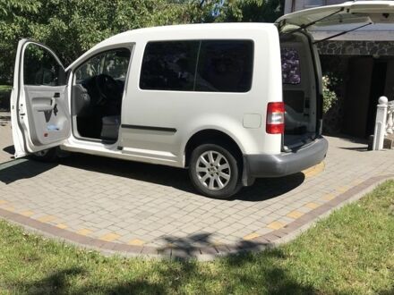 Белый Фольксваген Кадди, объемом двигателя 1.4 л и пробегом 215 тыс. км за 4651 $, фото 1 на Automoto.ua