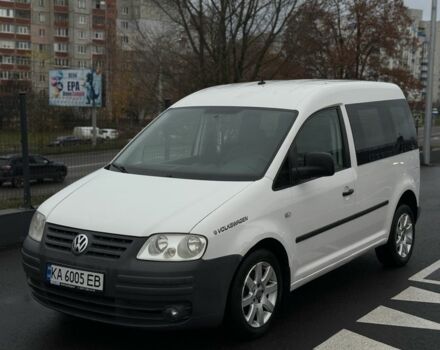 Белый Фольксваген Кадди, объемом двигателя 2 л и пробегом 300 тыс. км за 4950 $, фото 1 на Automoto.ua