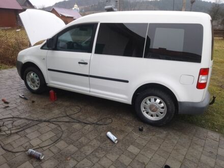 Белый Фольксваген Кадди, объемом двигателя 2 л и пробегом 170 тыс. км за 5900 $, фото 1 на Automoto.ua