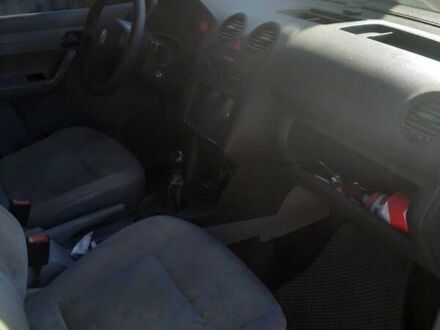 Фольксваген Кадди 2008 в Александровке на Automoto.ua Белый Фольксваген Кадди, объемом двигателя 1.9 л и пробегом 300 тыс. км за 4200 $, фото 1 на Automoto.ua