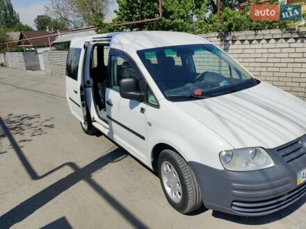 Фольксваген Кадди 2010 в Днепре (Днепропетровске) на Automoto.ua Белый Фольксваген Кадди, объемом двигателя 2 л и пробегом 198 тыс. км за 7003 $, фото 1 на Automoto.ua