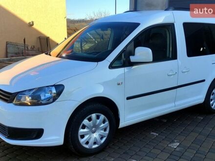 Белый Фольксваген Кадди, объемом двигателя 1.6 л и пробегом 214 тыс. км за 9500 $, фото 1 на Automoto.ua
