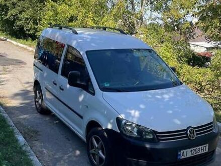 Фольксваген Кадди 2015 в Ржищеве на Automoto.ua Белый Фольксваген Кадди, объемом двигателя 1.6 л и пробегом 180 тыс. км за 10000 $, фото 1 на Automoto.ua