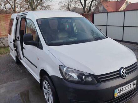 Белый Фольксваген Кадди, объемом двигателя 1.6 л и пробегом 193 тыс. км за 11800 $, фото 1 на Automoto.ua