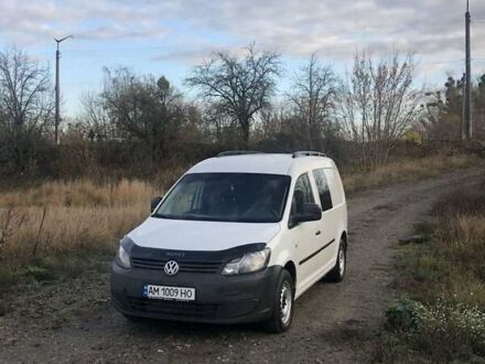 Белый Фольксваген Кадди, объемом двигателя 1.6 л и пробегом 220 тыс. км за 11600 $, фото 1 на Automoto.ua