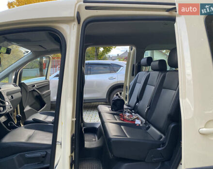 Бежевый Фольксваген Кадди, объемом двигателя 1.97 л и пробегом 280 тыс. км за 13000 $, фото 5 на Automoto.ua