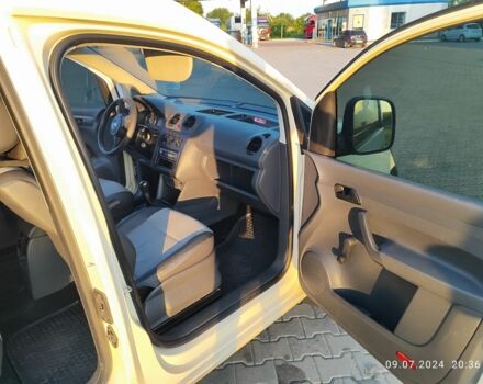 Бежевий Фольксваген Кадді, об'ємом двигуна 1.6 л та пробігом 350 тис. км за 11000 $, фото 4 на Automoto.ua