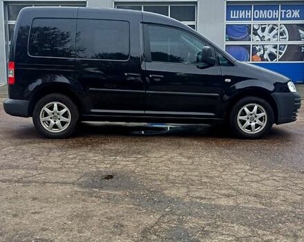 Черный Фольксваген Кадди, объемом двигателя 1.6 л и пробегом 70 тыс. км за 7000 $, фото 2 на Automoto.ua