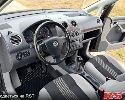 Черный Фольксваген Кадди, объемом двигателя 1.9 л и пробегом 201 тыс. км за 2100 $, фото 7 на Automoto.ua