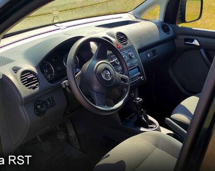 Черный Фольксваген Кадди, объемом двигателя 1.6 л и пробегом 275 тыс. км за 9200 $, фото 1 на Automoto.ua