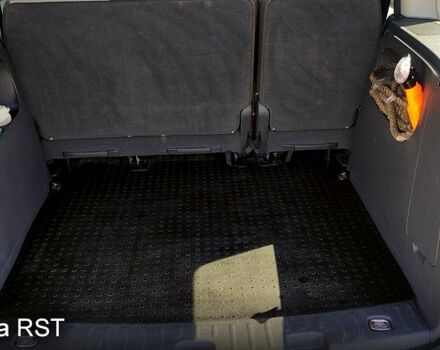 Черный Фольксваген Кадди, объемом двигателя 1.6 л и пробегом 275 тыс. км за 9200 $, фото 4 на Automoto.ua