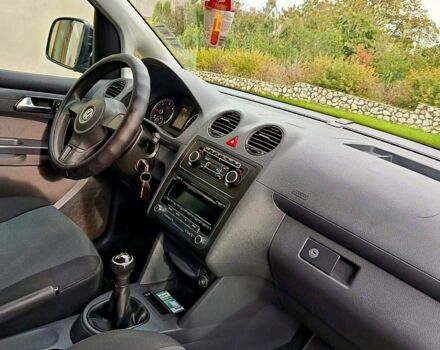 Черный Фольксваген Кадди, объемом двигателя 1.6 л и пробегом 172 тыс. км за 10500 $, фото 3 на Automoto.ua