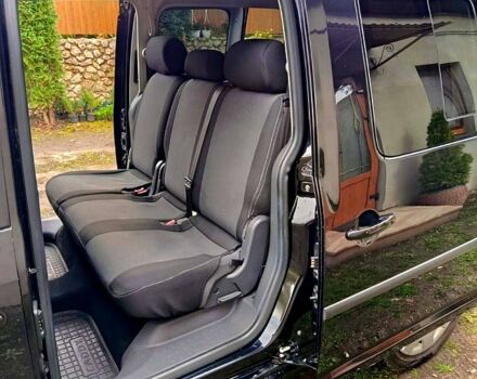 Черный Фольксваген Кадди, объемом двигателя 1.6 л и пробегом 172 тыс. км за 10500 $, фото 4 на Automoto.ua