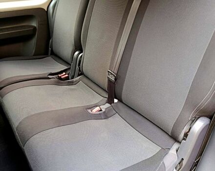 Черный Фольксваген Кадди, объемом двигателя 1.6 л и пробегом 172 тыс. км за 10500 $, фото 9 на Automoto.ua